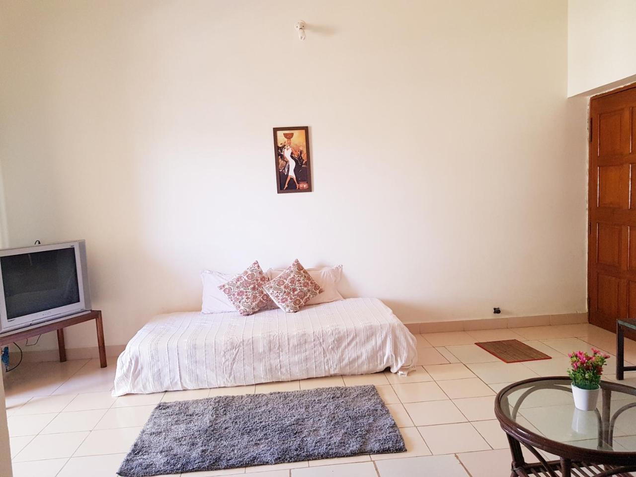 1 Bedroom Spacious Apartment In 卡兰古特 外观 照片