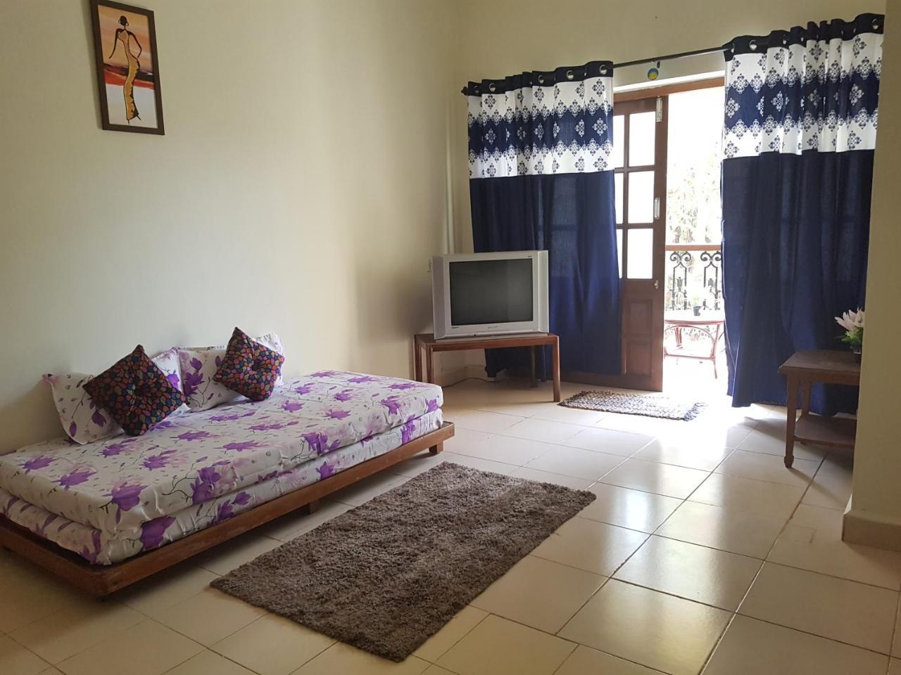 1 Bedroom Spacious Apartment In 卡兰古特 外观 照片